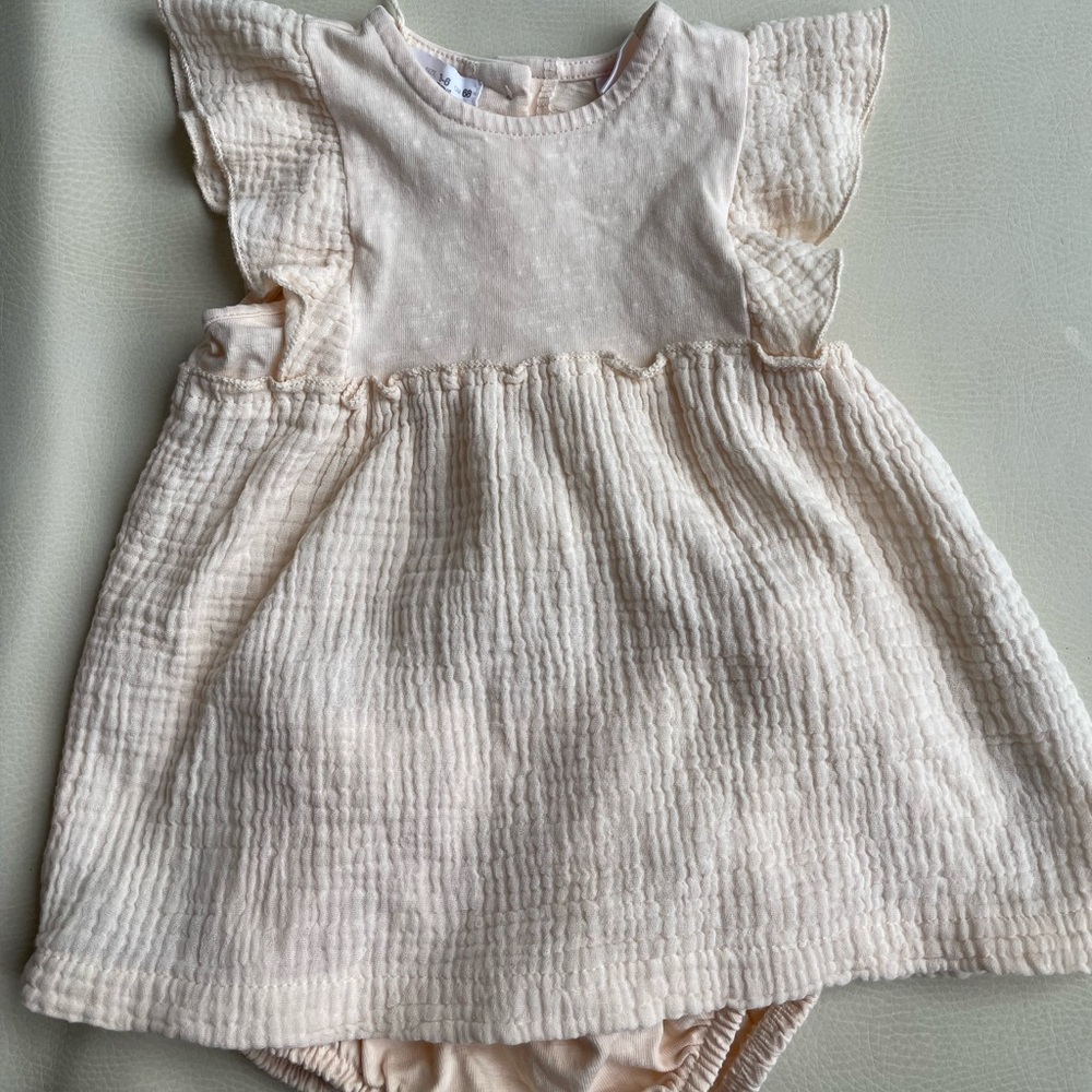 Zara Baby Dress with Bloomers 1-3 months & 3-6month - Picture 5 of 12